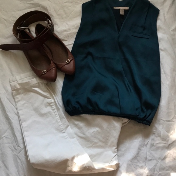Aqua color sleeveless top - Picture 1 of 3